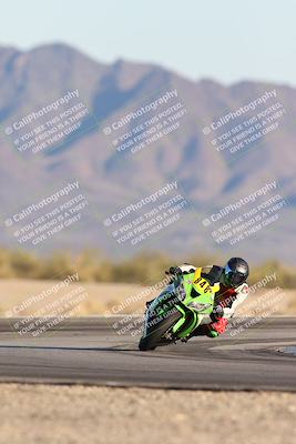 media/Dec-07-2025-CVMA (Sun) [[3e7d2de5dc]]/Race 17-Amateur Formula Middleweight/